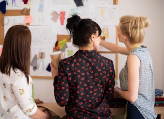 „Happy working people“ – Auch mit dem Kopf umziehen „Happy working people“ - Auch mit dem Kopf umziehen