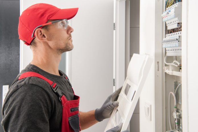 Arbeitssicherheit bedarf auch der fachgerechten Prüfung elektrischer Geräte