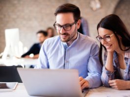 Das beinhaltet die Ausbildung zum/zur Kaufmann/-frau für IT-Systemmanagement