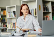 Die Künstliche Intelligenz (KI) verändert auch das Lernen in den Betrieben Die Künstliche Intelligenz (KI) verändert auch das Lernen in den Betrieben