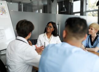 Brauchen wir zukünftig Generalisten oder Spezialisten? Brauchen wir zukünftig Generalisten oder Spezialisten