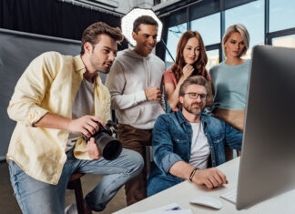 Führungskräfte sind beim Forcieren des KI-Einsatzes eher zögerlich Führungskräfte sind beim Forcieren des KI-Einsatzes eher zögerlich