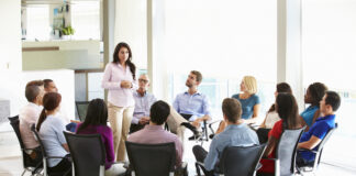 Stärken statt Schwächen: Der schnellste Weg zur Spitzenleistung Der schnellste Weg zur Spitzenleistung